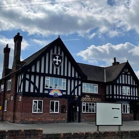 Upton Arms Hotel Понтефракт Экстерьер фото