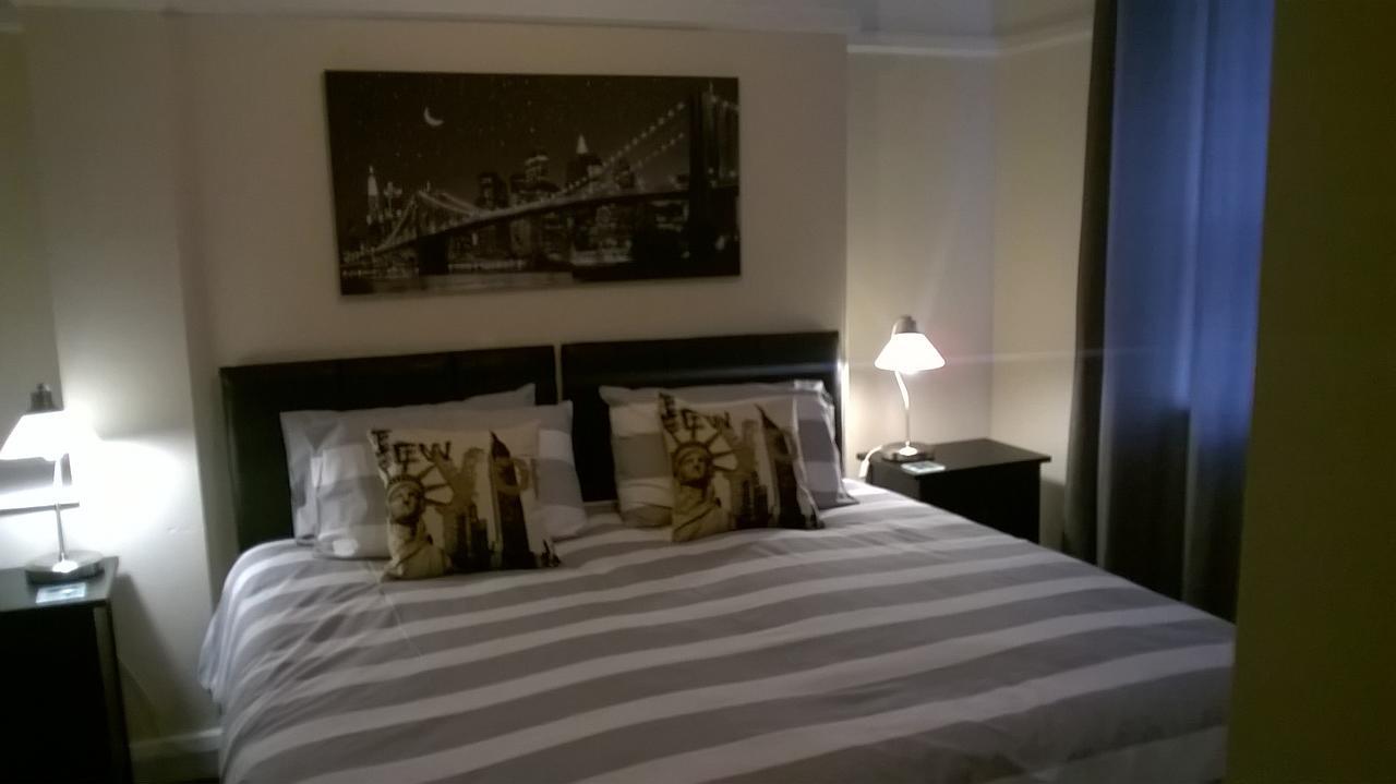 Upton Arms Hotel Понтефракт Экстерьер фото